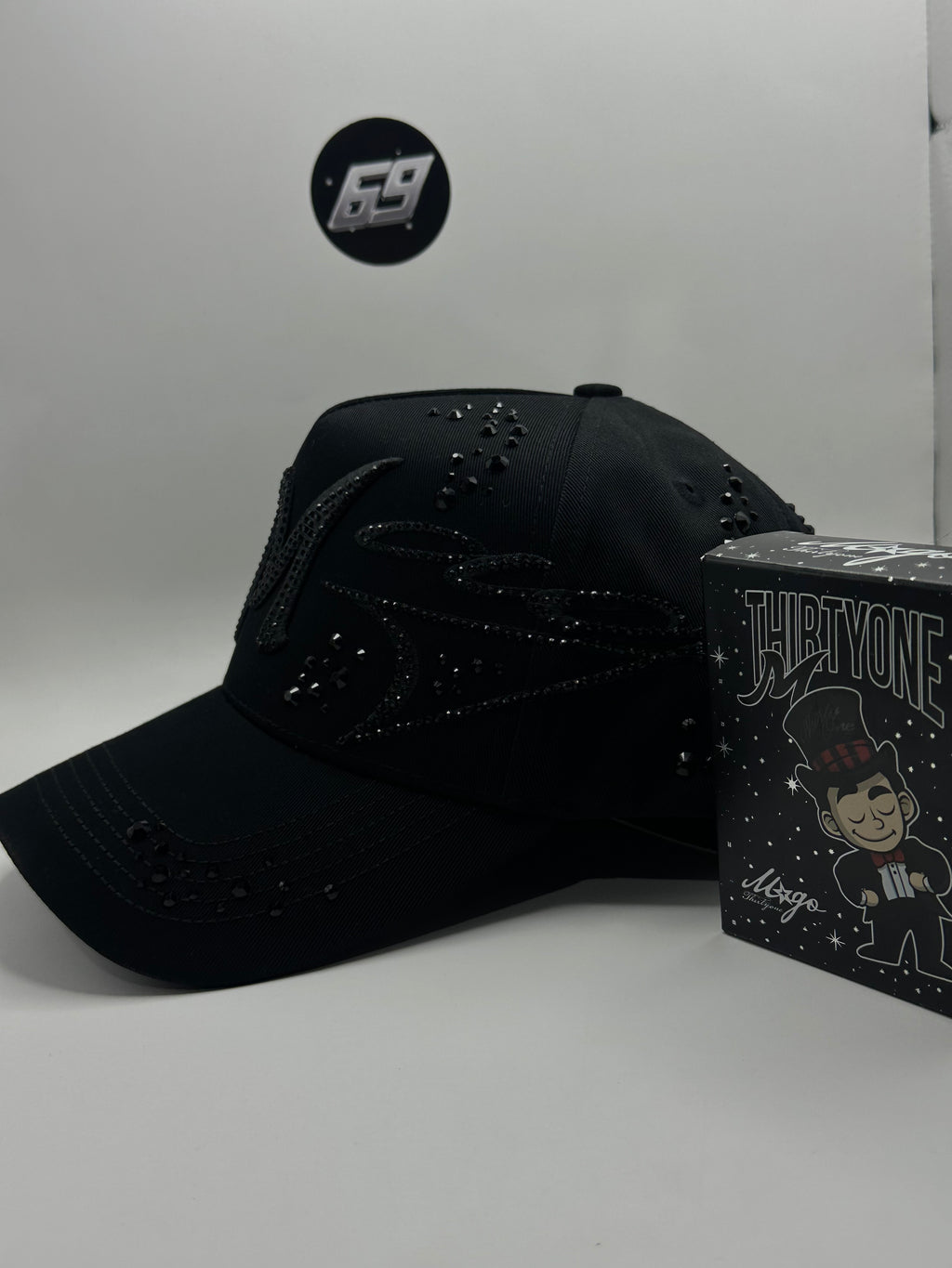 31 Hats Mago Total Black