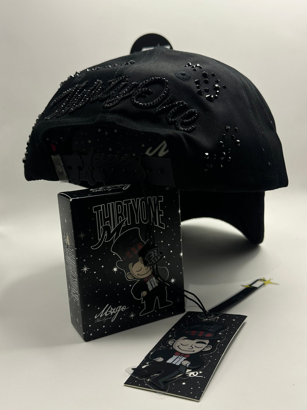 31 Hats Mago Total Black