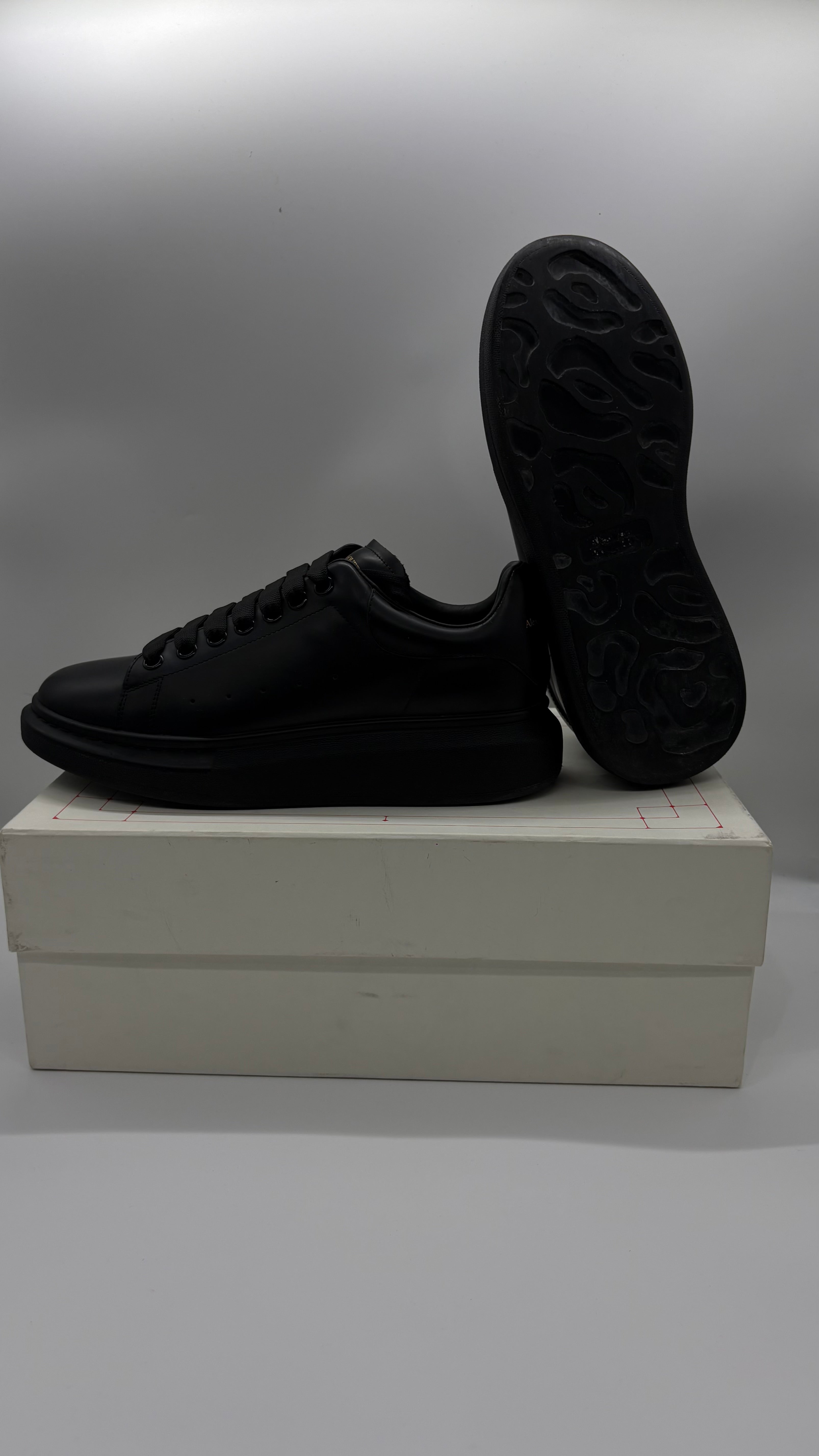Alexander Mcqueen Oversized Black