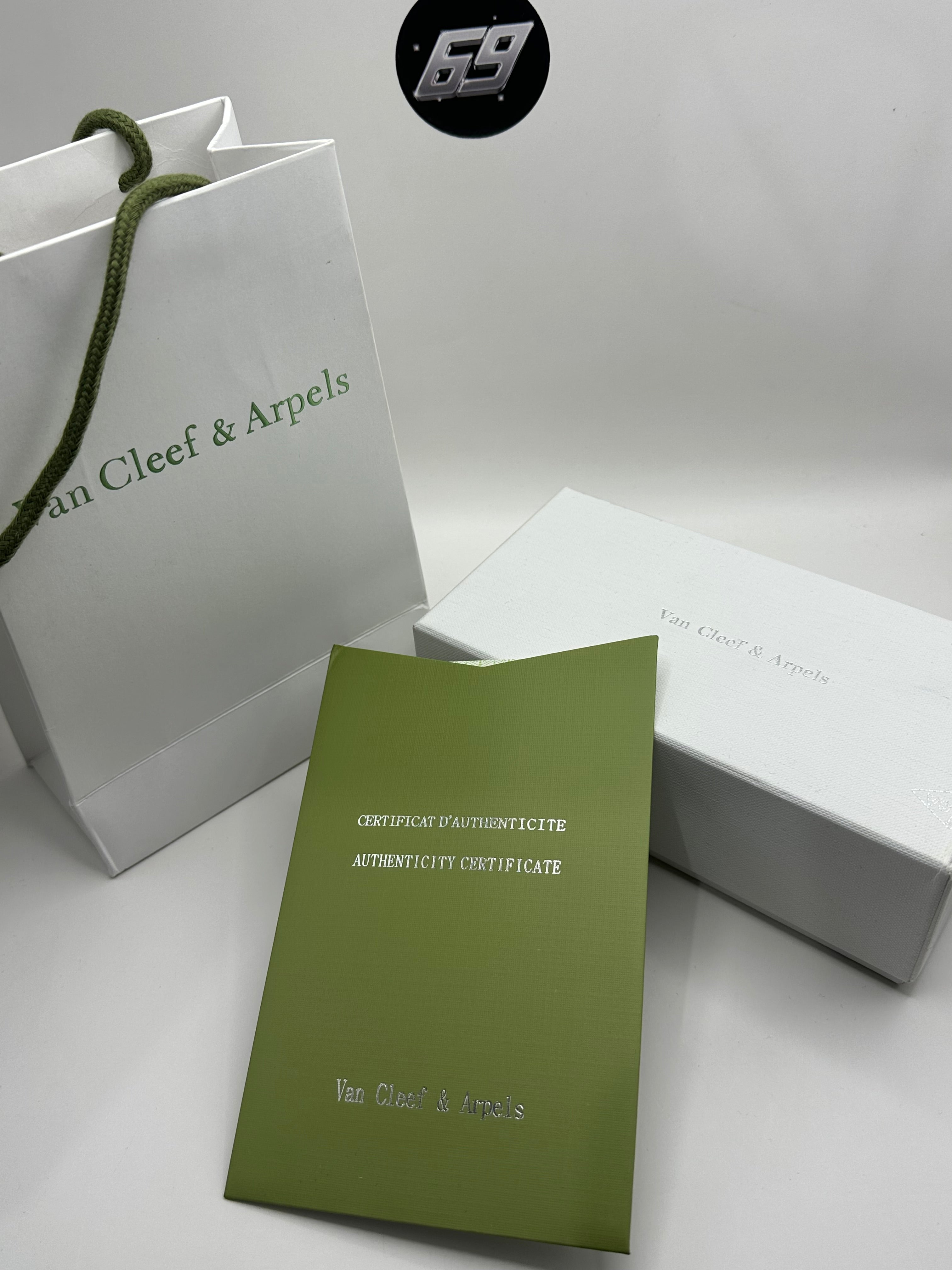 Van Cleef Oro/Vino